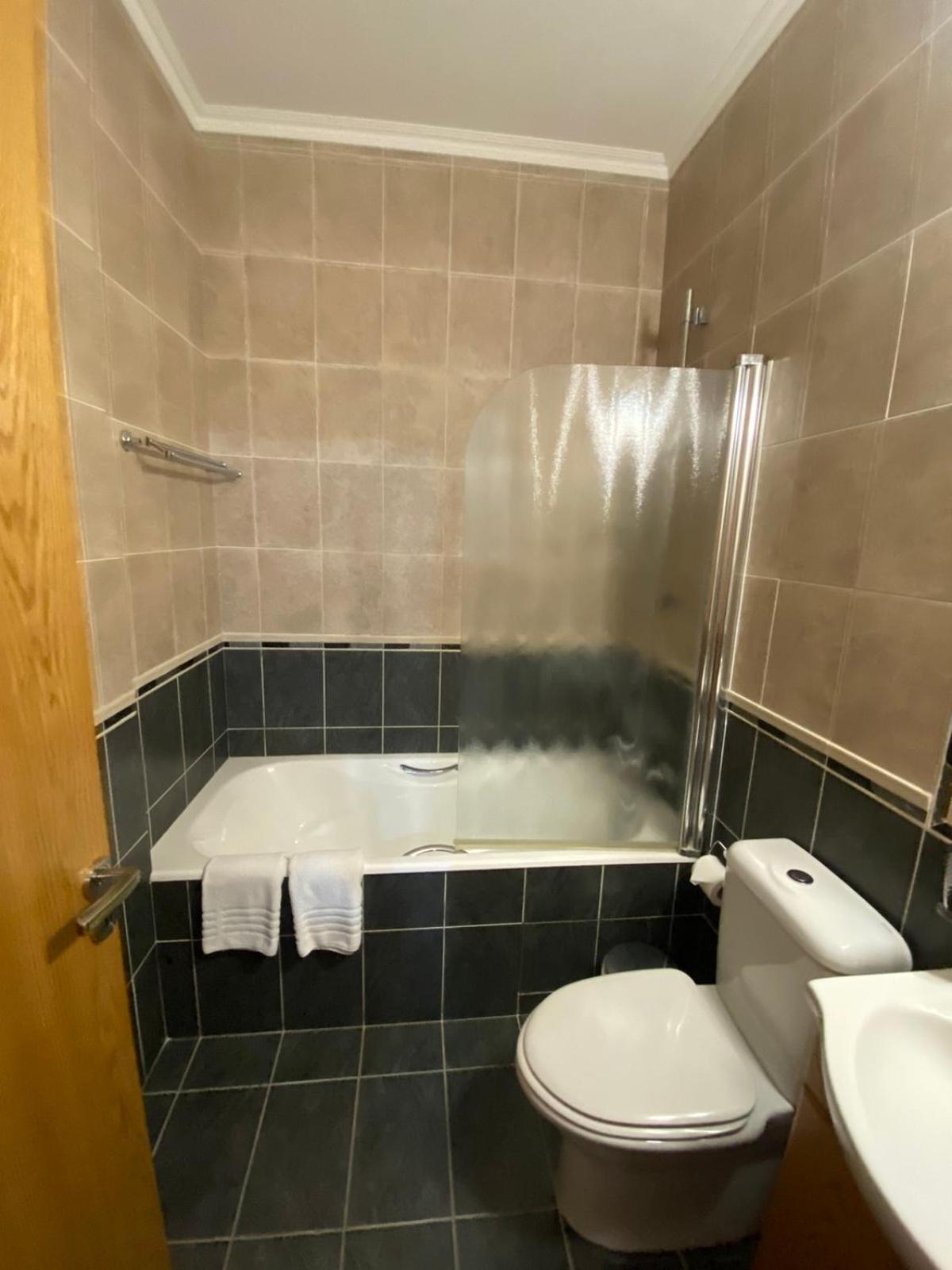 2 Bedroom Apartment, Zygos Centre Block D - By Imh Travel & Tours Paphos Kültér fotó