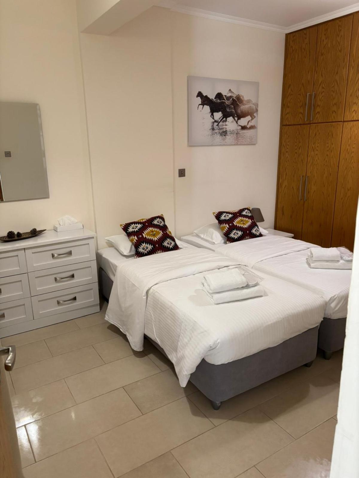 2 Bedroom Apartment, Zygos Centre Block D - By Imh Travel & Tours Paphos Kültér fotó
