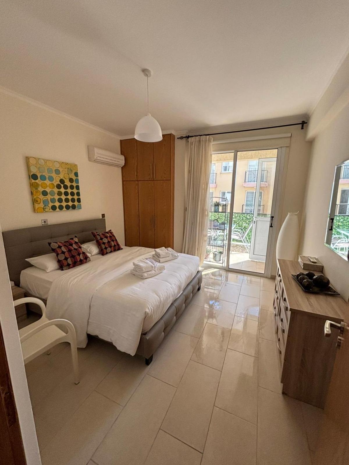 2 Bedroom Apartment, Zygos Centre Block D - By Imh Travel & Tours Paphos Kültér fotó